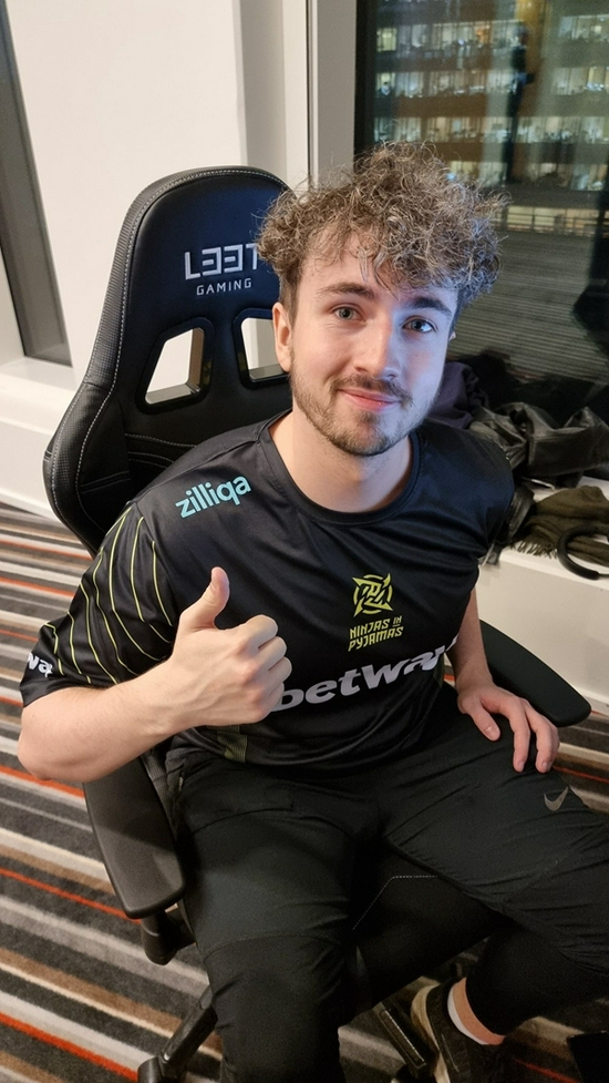 严阵以待主机版四天销量突破百万套的成功之道